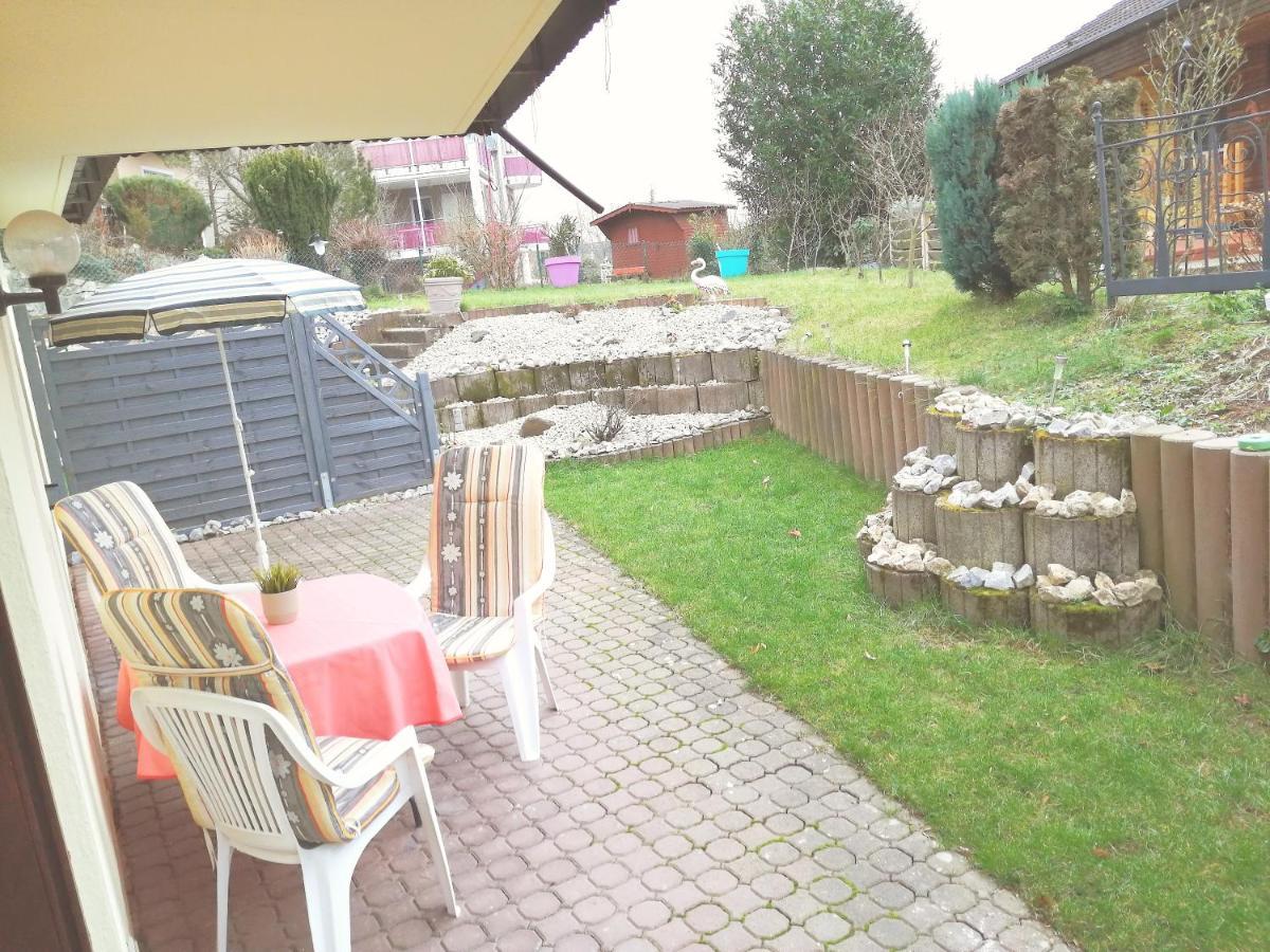 Ebenerdige Ferienwohnung Mit Grosser Terrasse In Der Naehe Des Waldes, Zum Wohlfuehlen Schoneck Kültér fotó
