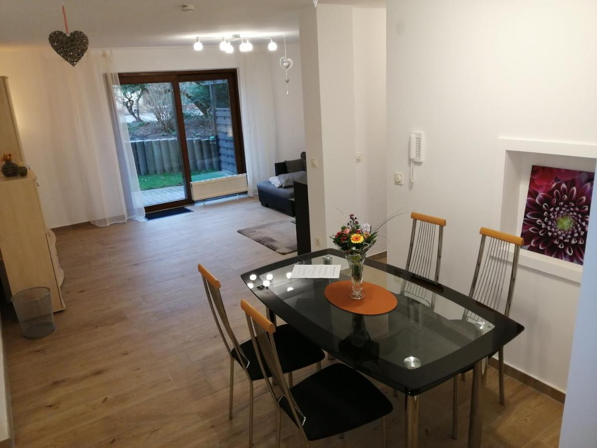 Ebenerdige Ferienwohnung Mit Grosser Terrasse In Der Naehe Des Waldes, Zum Wohlfuehlen Schoneck Kültér fotó
